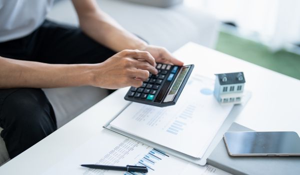 Inkomstenbelasting berekenen als zzp’er en in loondienst